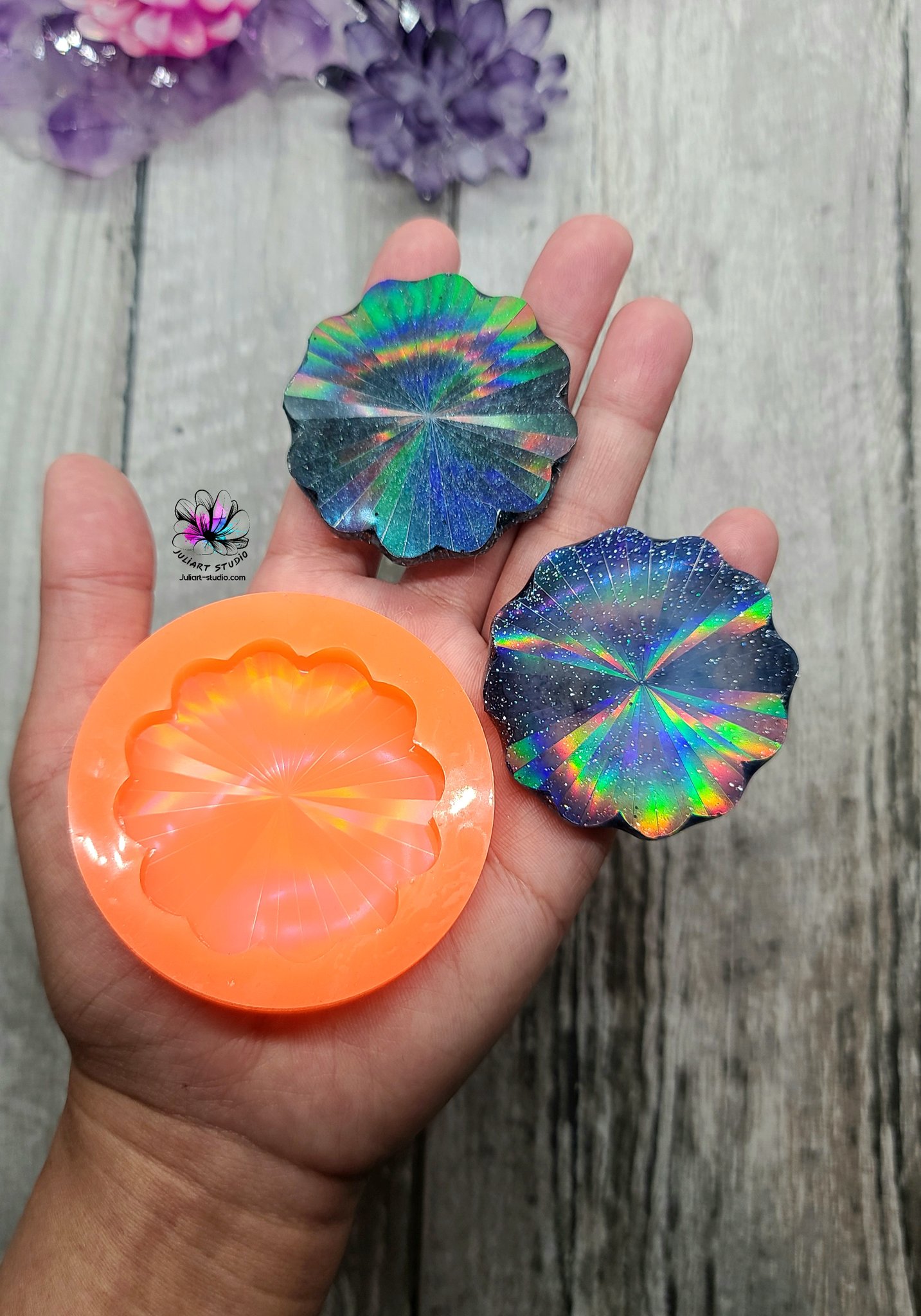 Ok how does this work? Does every mold you make have that holographic on it  and if you make your own silicone molds how do you make it holographic? :  r/ResinCasting